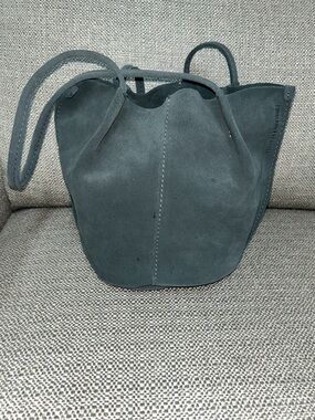 Portland Leather-Peppercorn Classic Devin Tote